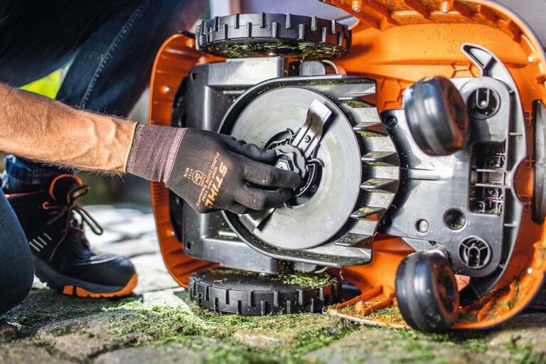 ΧΛΟΟΚΟΠΤΙΚΟ ΡΟΜΠΟΤ STIHL RMI 422.2 ΜΗΧΑΝΕΣ ΓΚΑΖΟΝ ΕΞΑΕΡΩΤΗΡΕΣ ΜΠΑΤΑΡΙΑΣ Αυτόματο Χλοοκοπτικό Ρομπότ για τέλειο γκαζόν